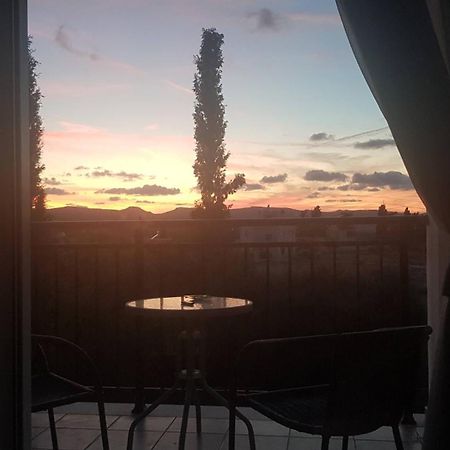 Apartment Oasis Polis Bagian luar foto