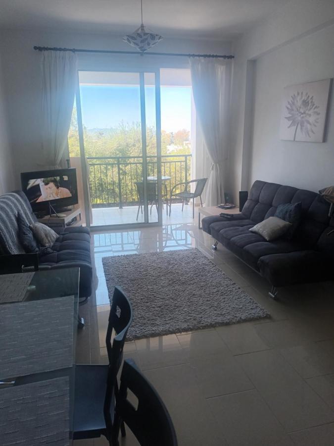 Apartment Oasis Polis Bagian luar foto