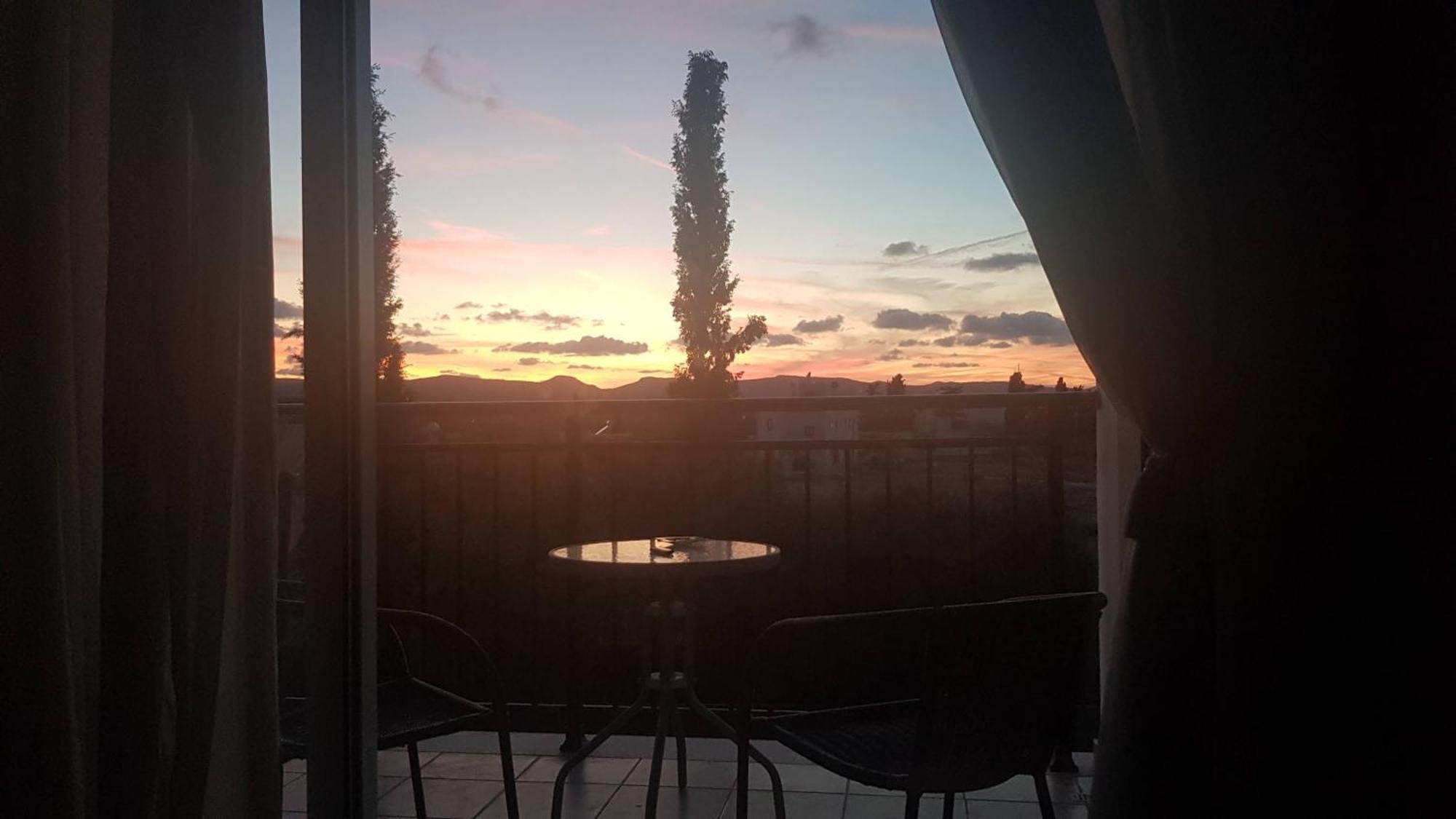 Apartment Oasis Polis Bagian luar foto