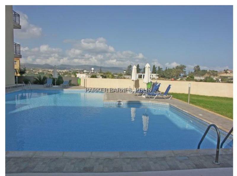 Apartment Oasis Polis Bagian luar foto