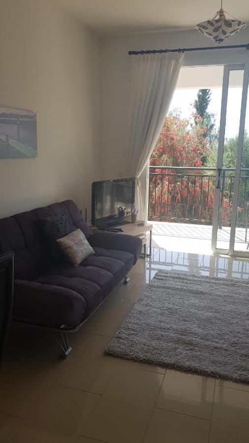 Apartment Oasis Polis Bagian luar foto