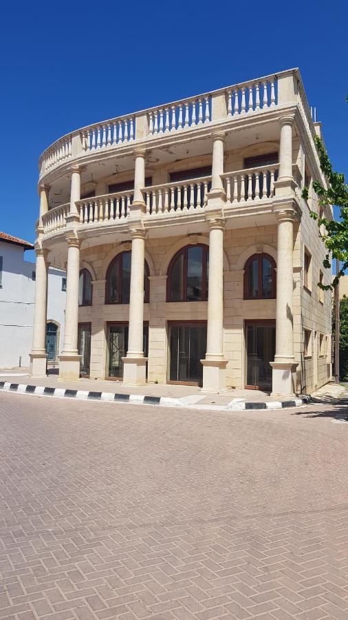 Apartment Oasis Polis Bagian luar foto