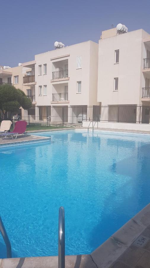 Apartment Oasis Polis Bagian luar foto